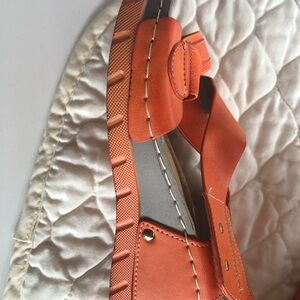 Unique lightweight shoes Vibrant orange